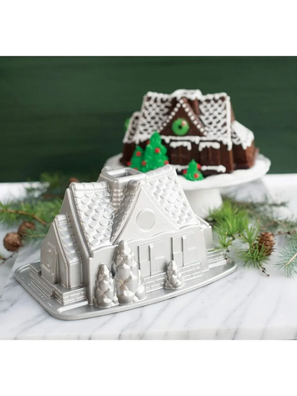 Gingerbread House Bundt Pan - Festive Holiday Baking Mold for Unique Desserts